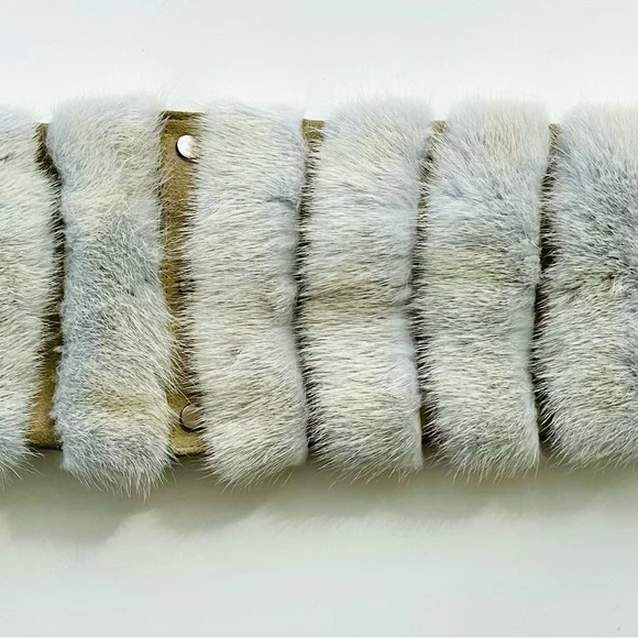 Pale blue fur scarf - Picture 4 of 5